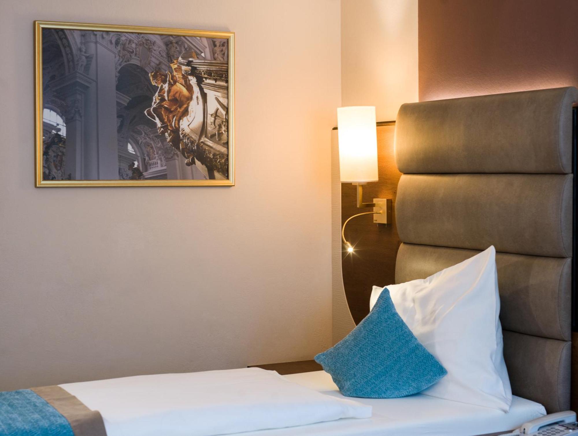 Hotel Koenig Пассау Екстер'єр фото